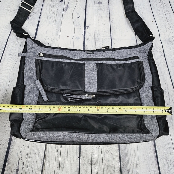 LUG | Hula Hoop Carry-All messenger style stroller diaper bag - Picture 11 of 12